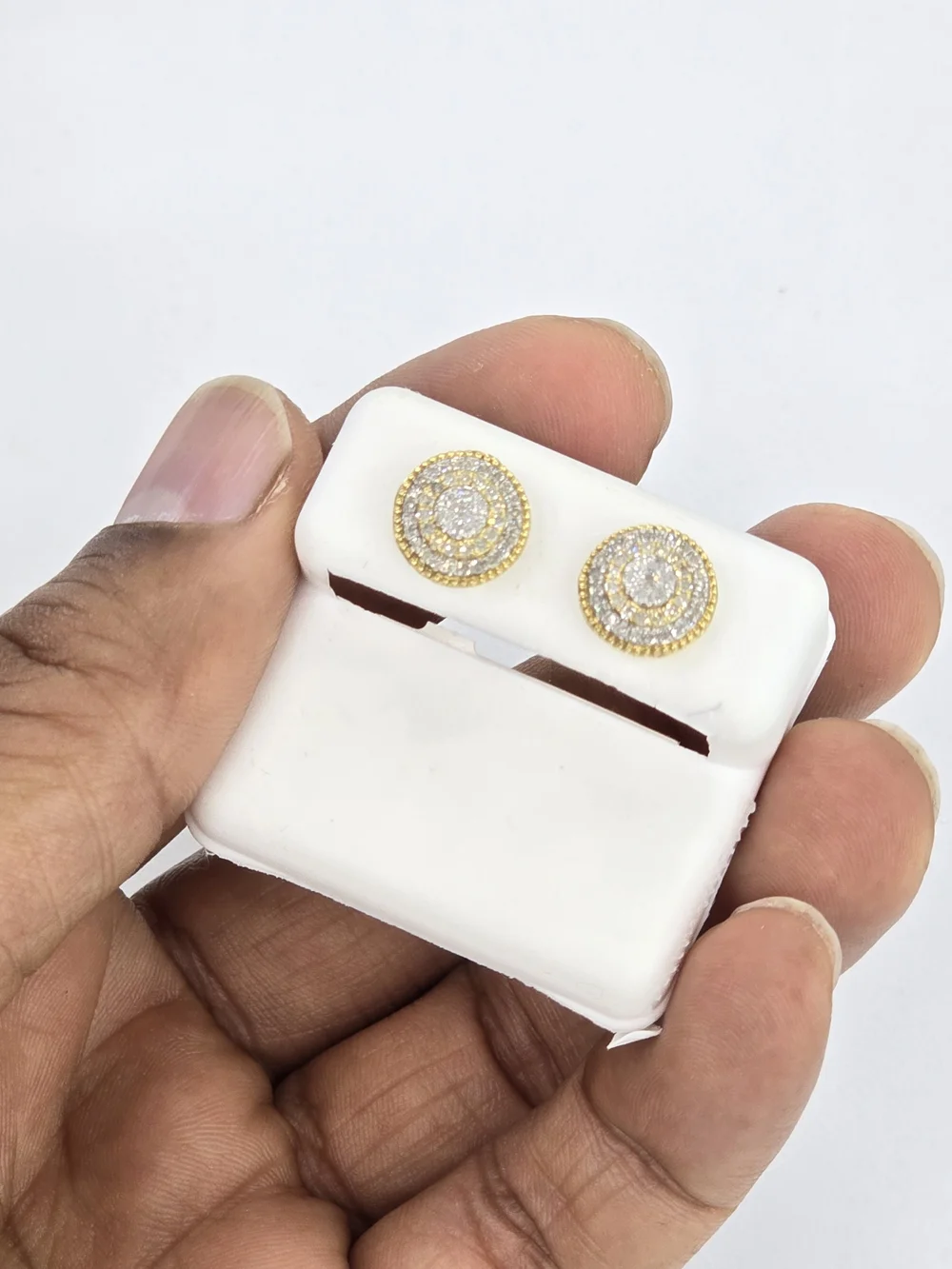 Real Diamond 10k Gold Round Stud Earring